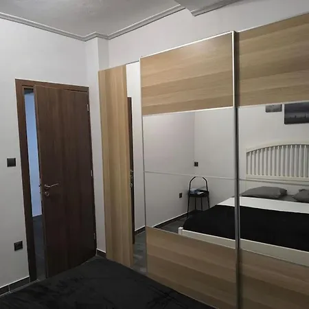 διαμέρισμα επάνω στο σταθμός Apartment *