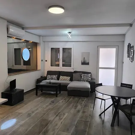 διαμέρισμα επάνω στο σταθμός Apartment